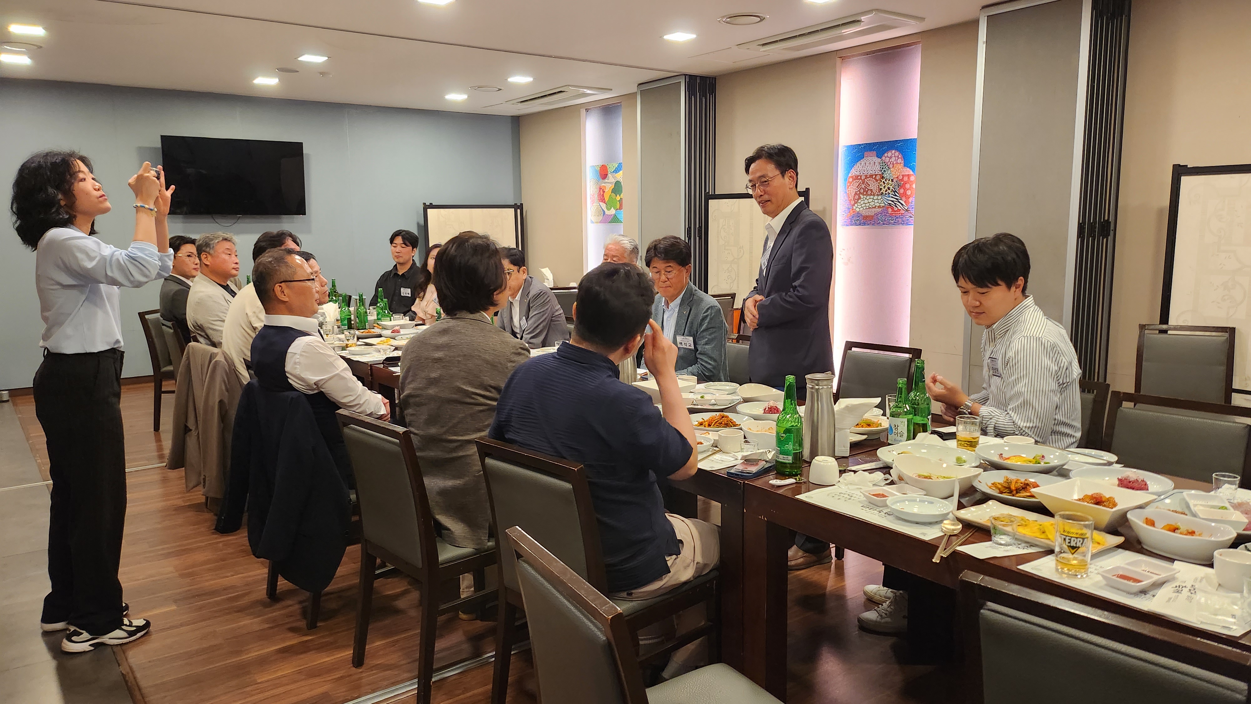 석찬간담회 현장 11