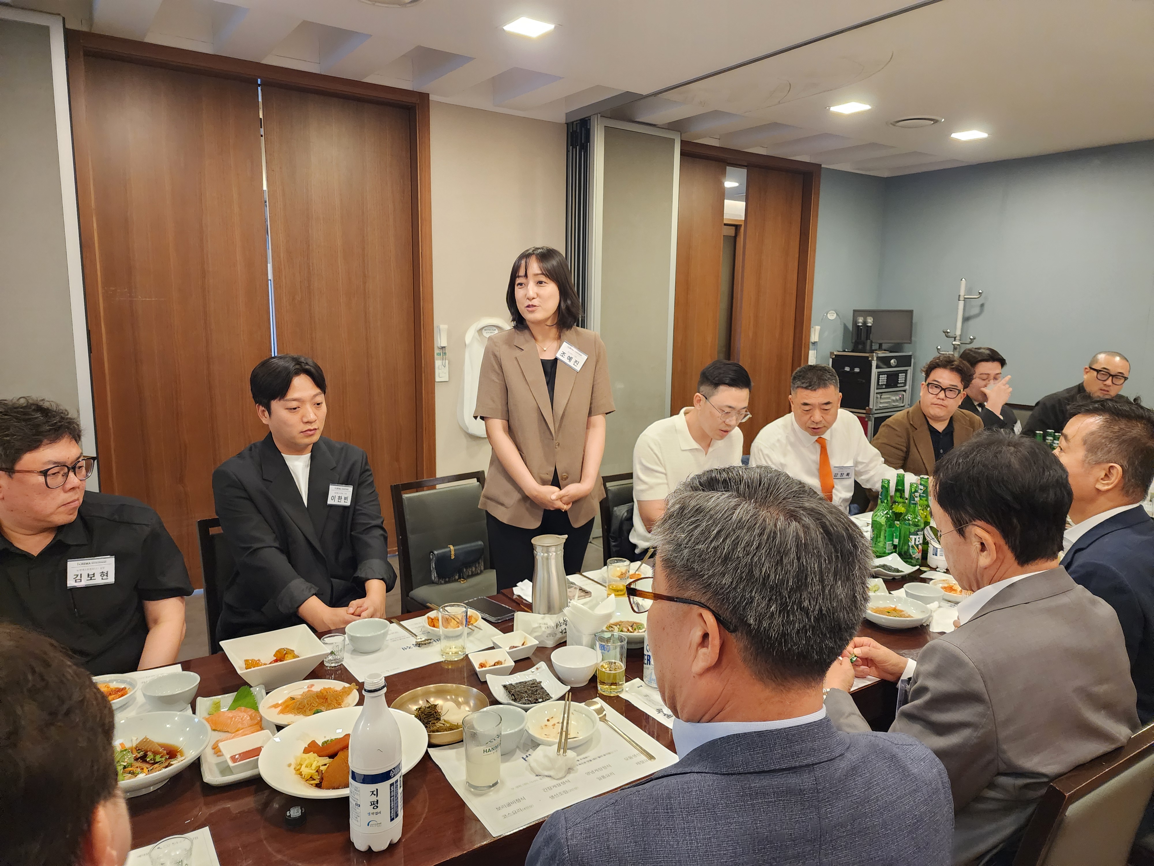 석찬간담회 현장 11